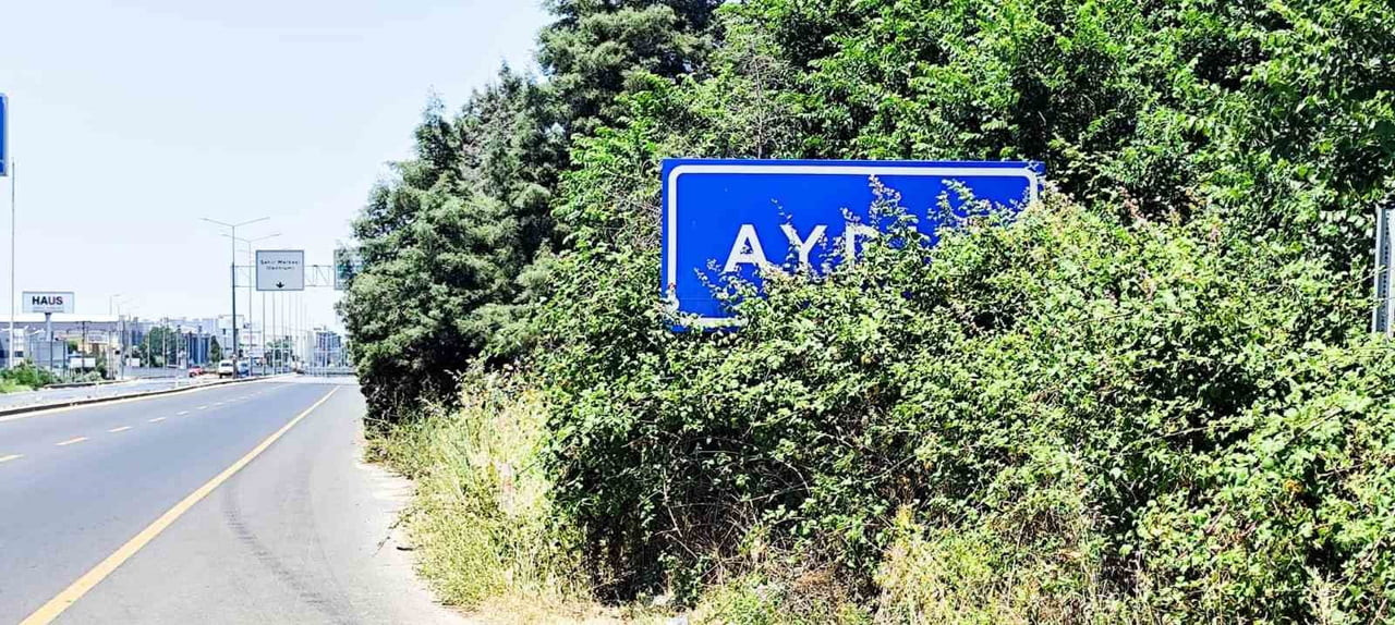 AYDIN-DENİZLİ KARAYOLU ÜZERİNDE BULUNAN ‘AYDIN’ TABELASININ ÇALILAR İÇERİSİNDE KALMASI VE...