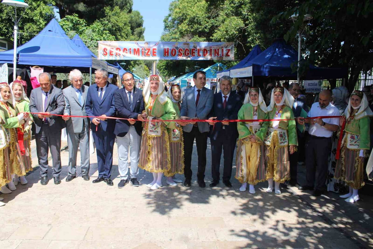 AYDIN GENELİNDEKİ HALK EĞİTİMİ MERKEZLERİ’NDE EĞİTİM GÖREN KURSİYERLER, BİR YILLIK EMEKLERİNİ...
