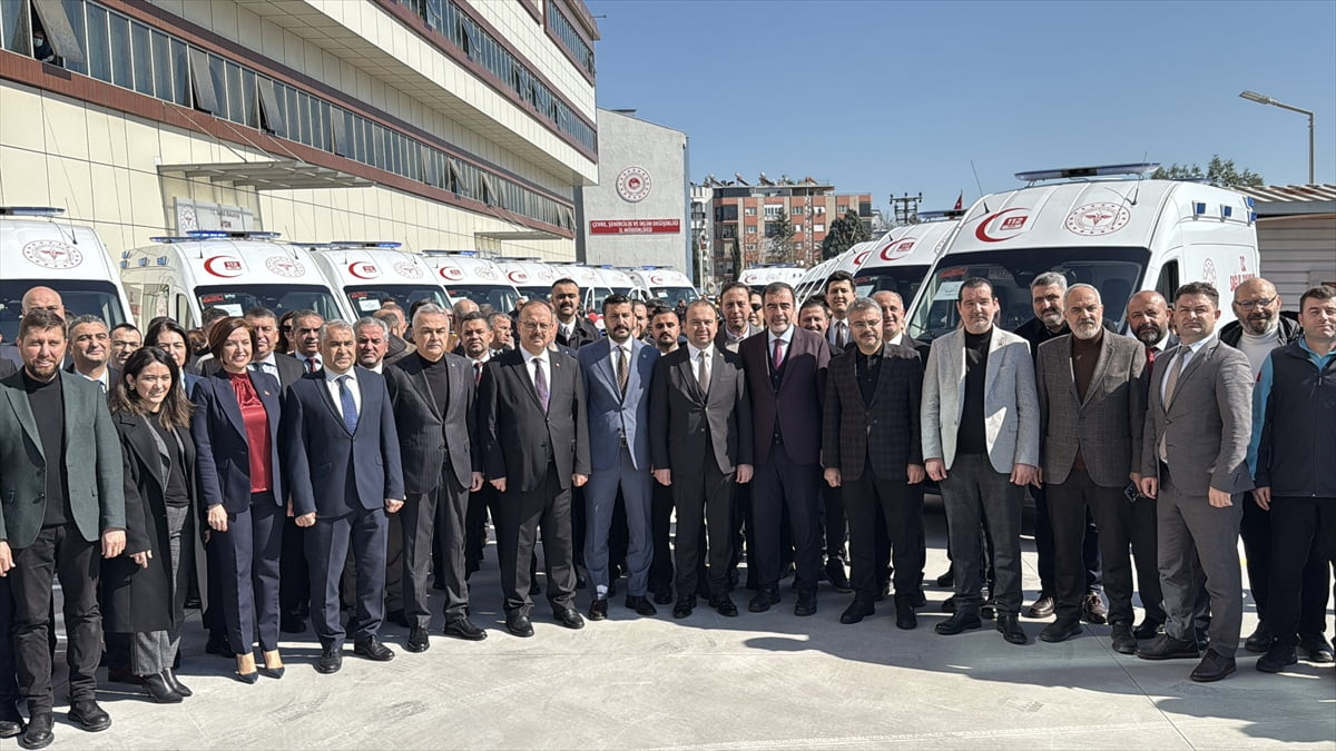 Aydın İl Sağlık Müdürlüğüne tahsis edilen 16 ambulans, törenle hizmete başladı. Sağlık...