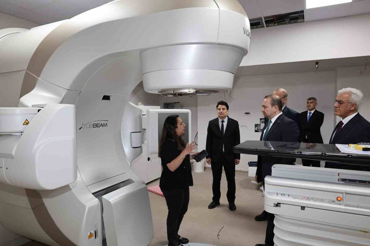 AYDIN ŞEHİR HASTANESİ'NDE KURULAN SON TEKNOLOJİ GÖRÜNTÜLEME VE RADYOTERAPİ SİSTEMLERİYLE...