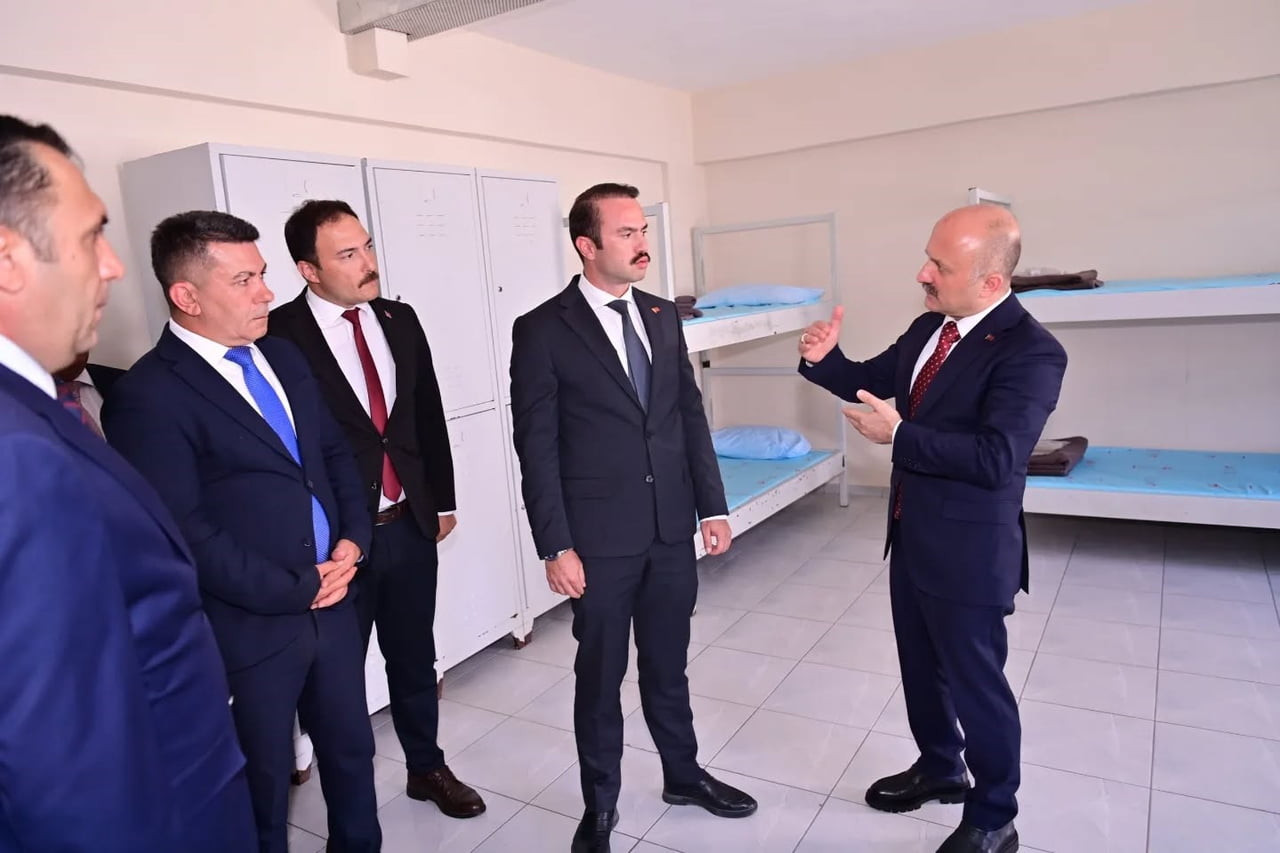 AYDIN VALİSİ DR. OSMAN VAROL, GERİ GÖNDERME MERKEZİ'NDE İNCELEMELERDE BULUNARAK HİZMET ALANLARI VE...