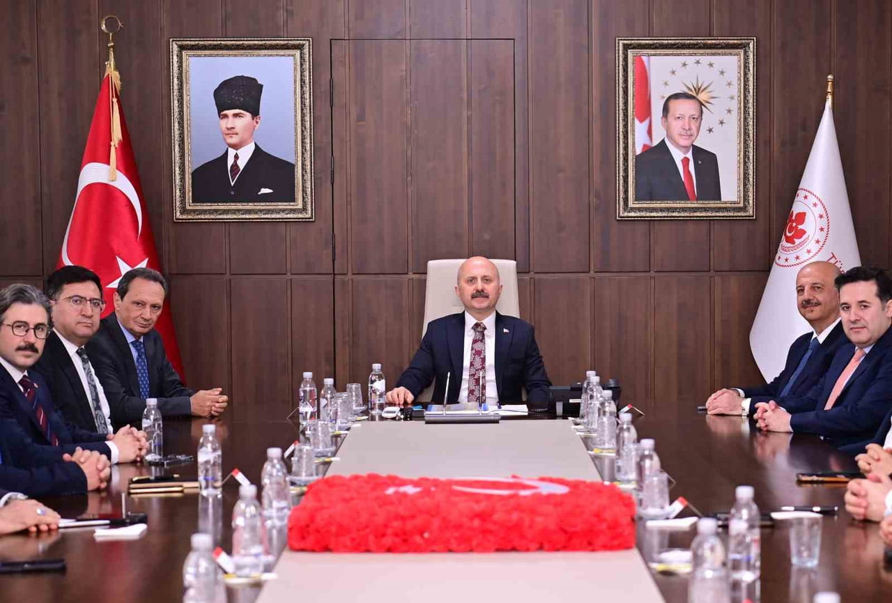 AYDIN VALİSİ DR. OSMAN VAROL, GÖREVİNE BAŞLAMASININ ARDINDAN İL GENELİNDE YÜRÜTÜLEN KAMU...