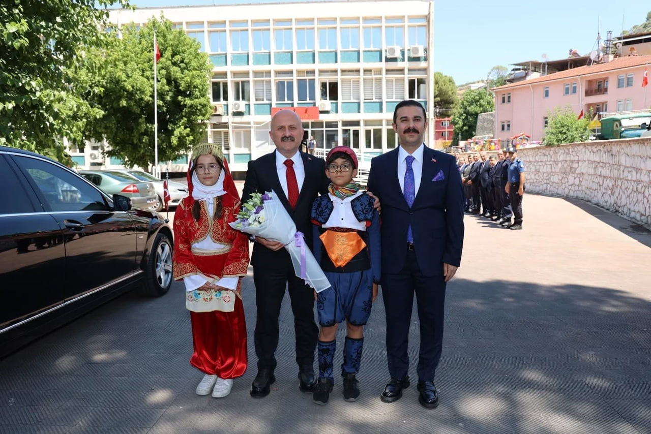 AYDIN VALİSİ DR. OSMAN VAROL, İLÇE ZİYARETLERİ KAPSAMINDA KOÇARLI'DA BİR DİZİ ZİYARET VE...