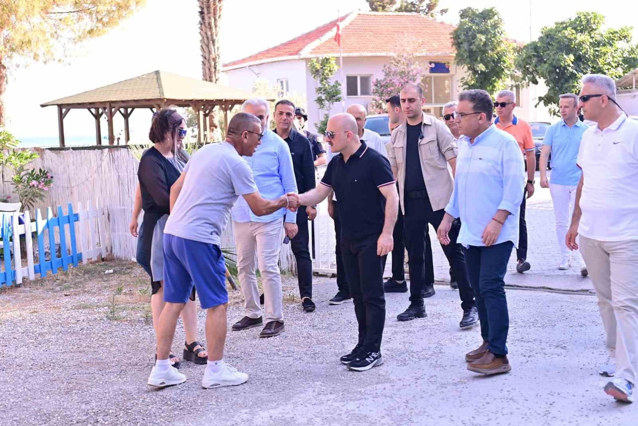 AYDIN VALİSİ OSMAN VAROL, SÖKE İLÇESİNE BAĞLI DOĞANBEY MAHALLESİ KARİNA MEVKİİNDE VATANDAŞLAR VE...