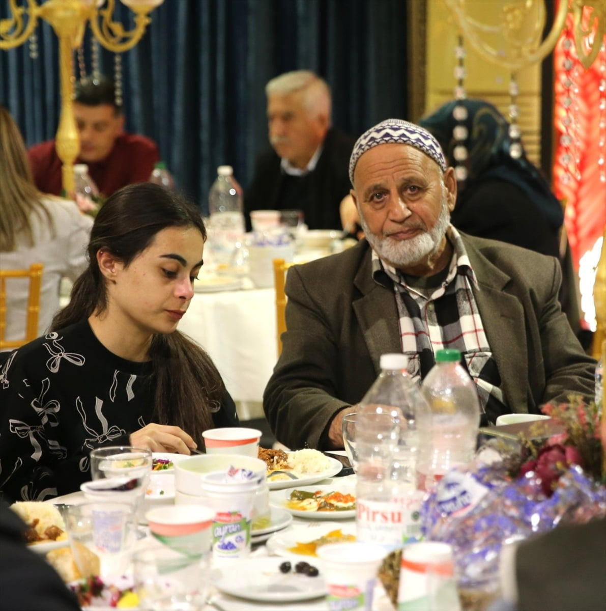 Aydın Valisi Yakup Canbolat, şehit aileleri ve gazilerle "Büyük Aile Sofrası" programı kapsamında...