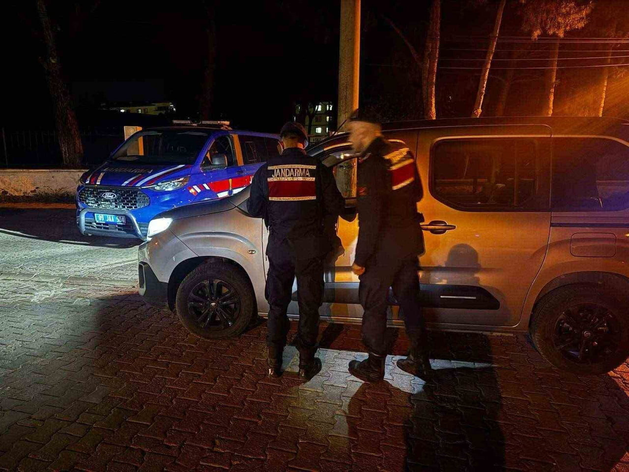 AYDIN'DA GERÇEKLEŞTİRİLEN 'ÇEMBER' OPERASYONU KAPSAMINDA 3 GÜNDE 64 ARANAN ŞAHIS YAKALANDI.