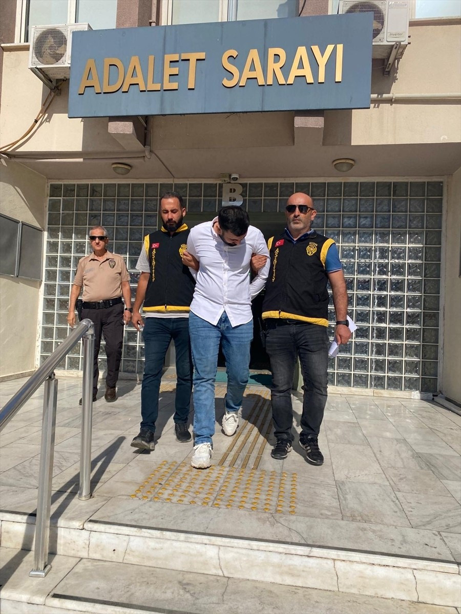 Aydın'da kendisini Milli İstihbarat Teşkilatı (MİT) görevlisi olarak tanıtıp dolandırıcılık...