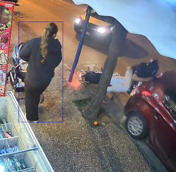 AYDIN'DA MEYDANA GELEN TRAFİK KAZASINDA MOTOSİKLET SÜRÜCÜSÜ ÖLÜMDEN DÖNDÜ. GÜVENLİK KAMERASINA...