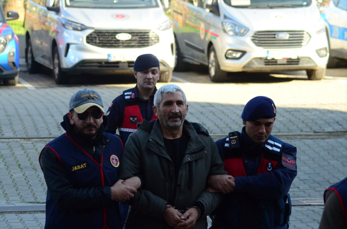 Aydın'ın Buharkent ilçesinde 21 yıl önce işlenen bir cinayette, faile yardımcı olduğu belirlenen...