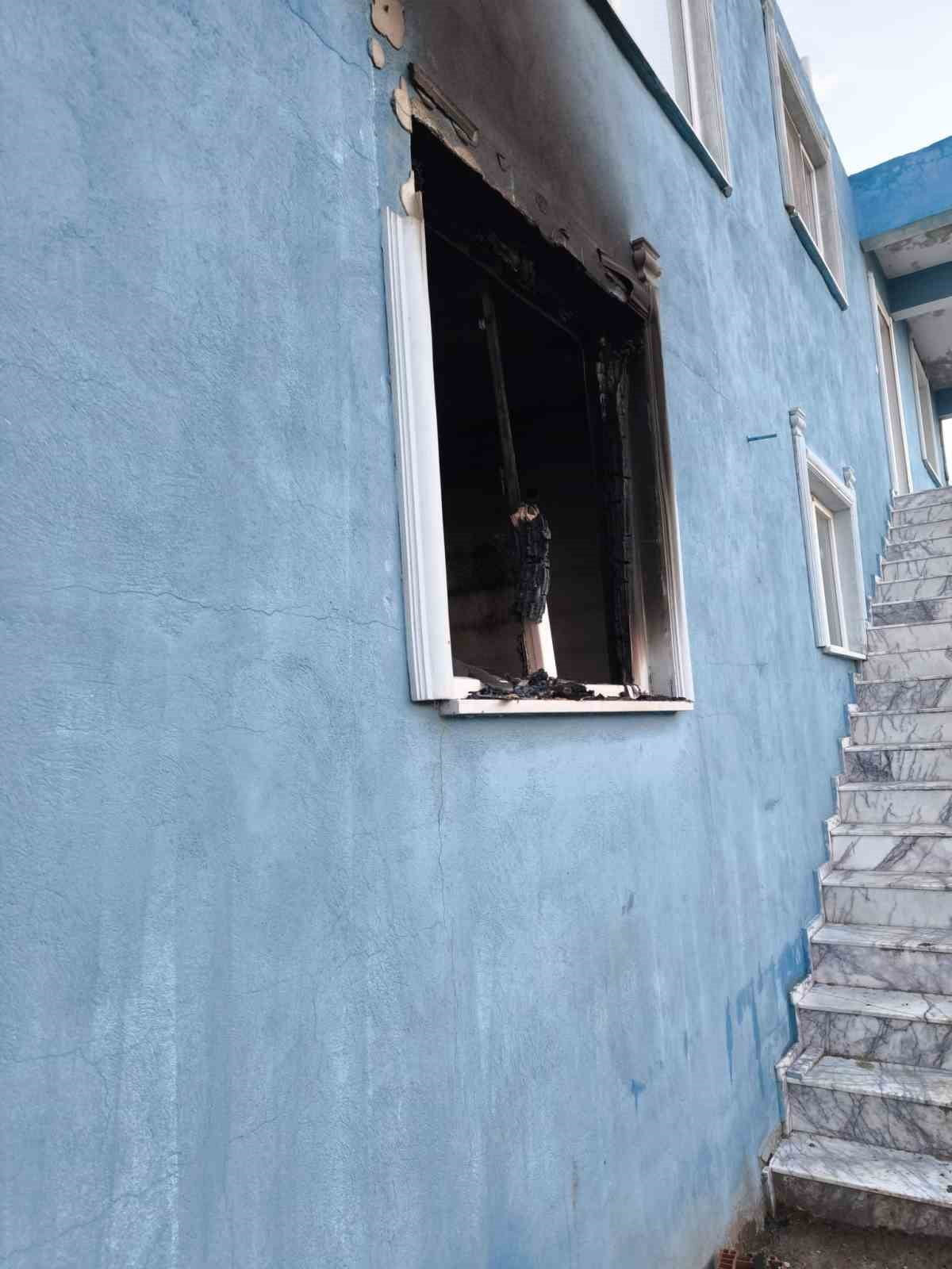 AYDIN'IN ÇİNE İLÇESİNDE İDDİAYA GÖRE ELEKTRİKLİ BATTANİYEDEN ÇIKAN YANGINDA YAŞLI KADIN HAYATINI...