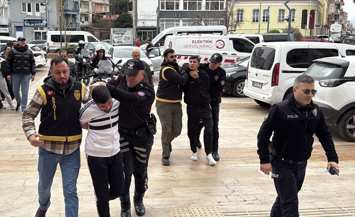 Aydın'ın Efeler ilçesinde cezaevinden firar eden iki kuzen yakalandı.