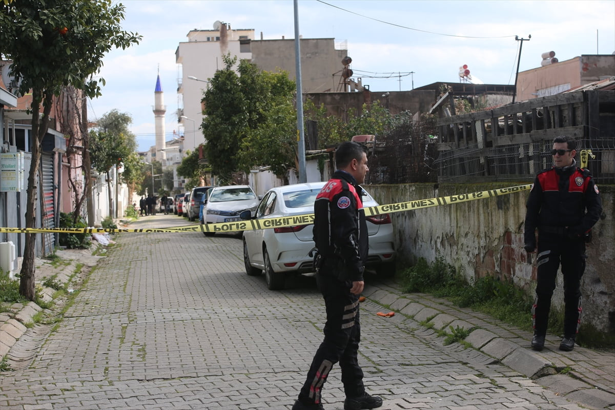 Aydın'ın Efeler ilçesinde, evlerinde bıçaklanarak öldürülmüş halde bulunan yaşlı çiftin ölümüne...