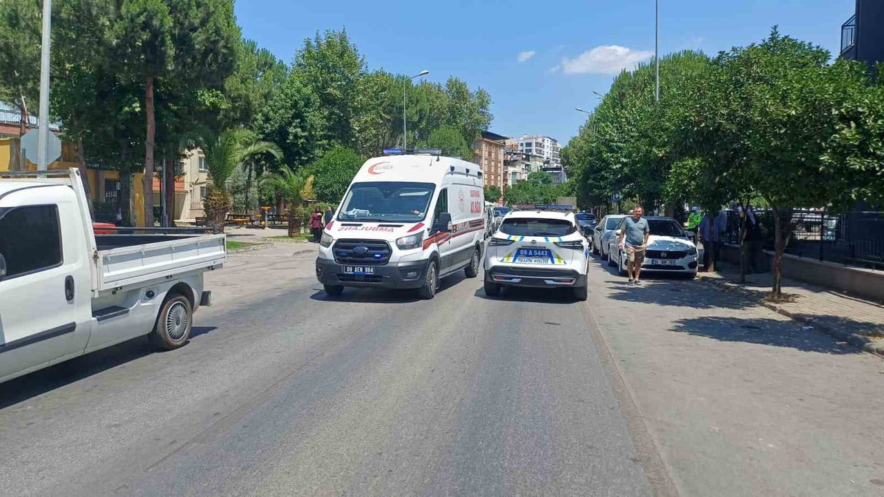 AYDIN'IN EFELER İLÇESİNDE MOTOSİKLET İLE KAMYONETİN ÇARPIŞMASI SONUCU MEYDANA GELEN KAZADA 2 KİŞİ...