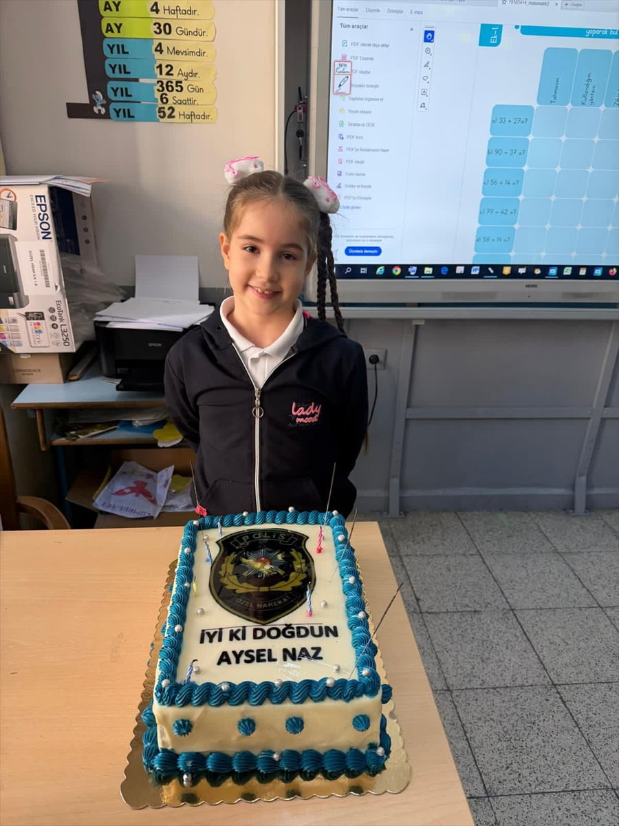 Aydın'ın Efeler ilçesinde özel harekat polisleri, Bingöl'de 2022 yılında mühimmat sevki sırasında...