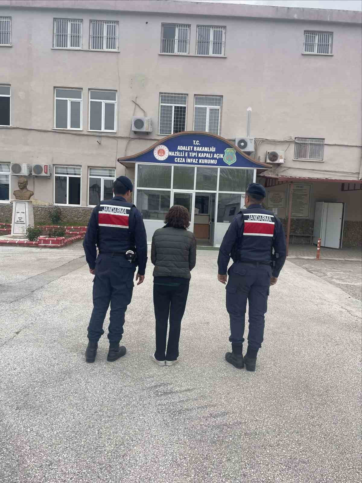 AYDIN'IN EFELER VE NAZİLLİ İLÇELERİNDE ÇEŞİTLİ SUÇLARDAN ARANAN 2 ŞAHIS JANDARMA EKİPLERİNCE...