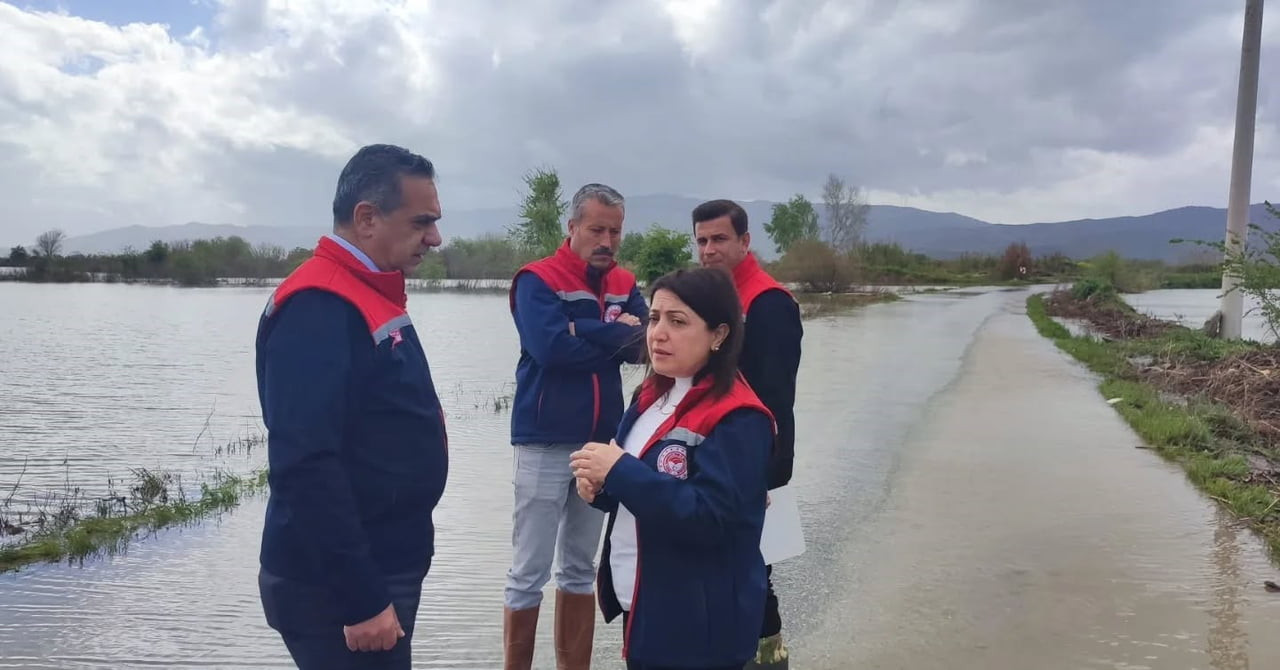 AYDIN'IN GERMENCİK VE İNCİRLİOVA İLÇELERİNDE ETKİLİ OLAN SAĞANAK YAĞIŞIN ARDINDAN SU BASAN...