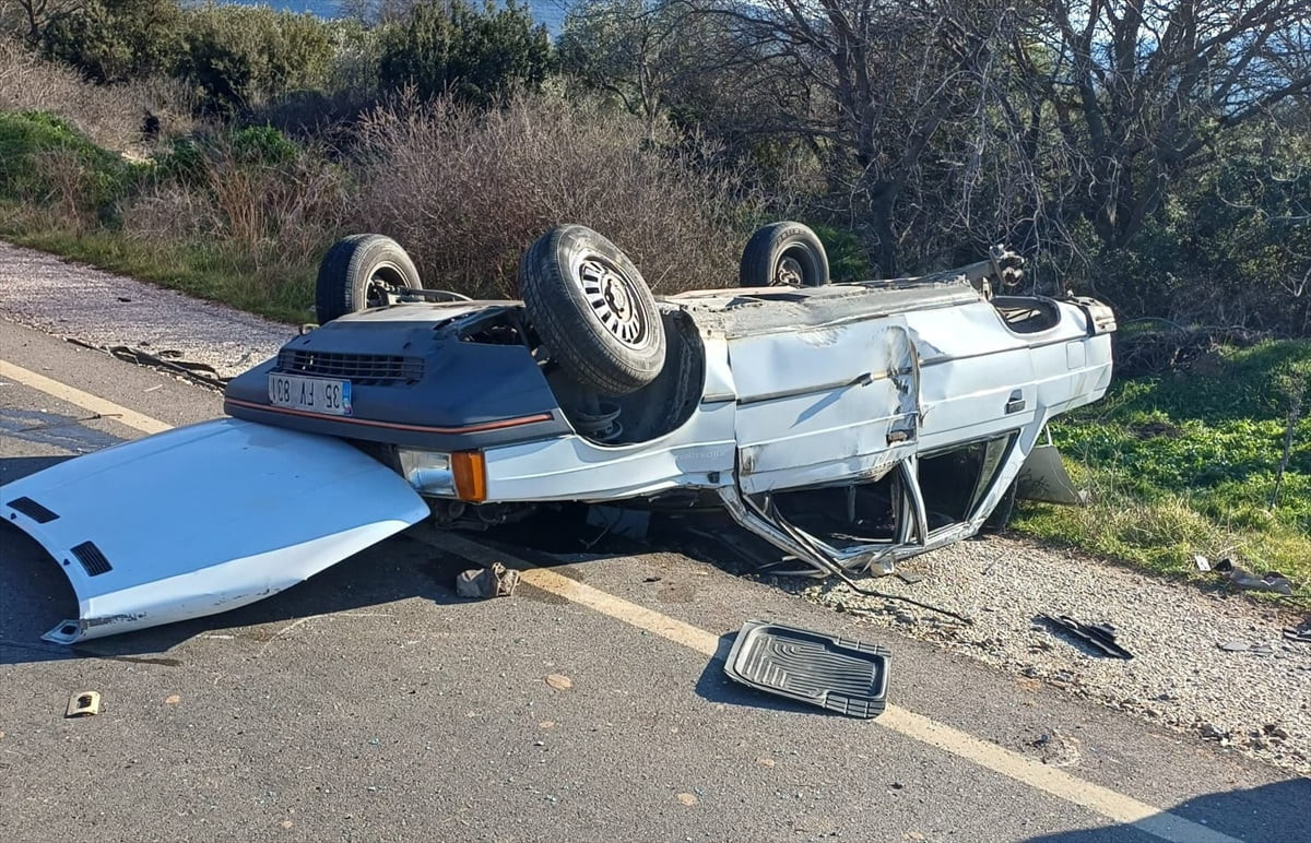 Aydın'ın Karacasu ilçesinde otomobilin takla atması sonucu 5 kişi yaralandı.