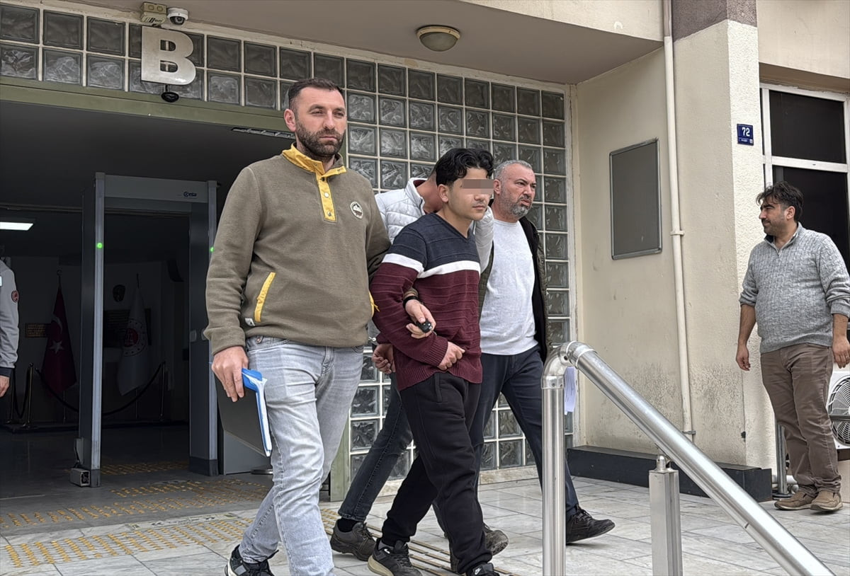 Aydın'ın Köşk ilçesinde bir iş yerinde 14 yaşındaki 2 çırağı darbedip istismarda bulundukları öne...