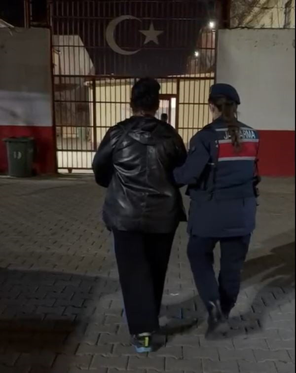 AYDIN'IN KUŞADASI İLÇESİNDE 16 AYRI DOSYADAN ARANAN VE HAKKINDA TOPLAM 73 YIL KESİNLEŞMİŞ HAPİS...