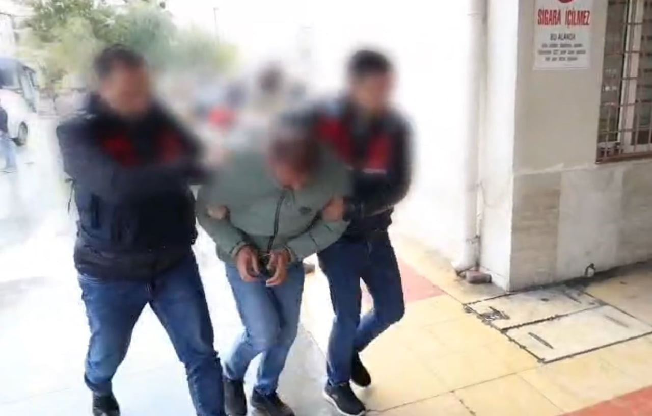 AYDIN'IN KUŞADASI İLÇESİNDE GERÇEKLEŞTİRİLEN UYUŞTURUCU OPERASYONUNDA 25 ŞÜPHELİ GÖZALTINA...