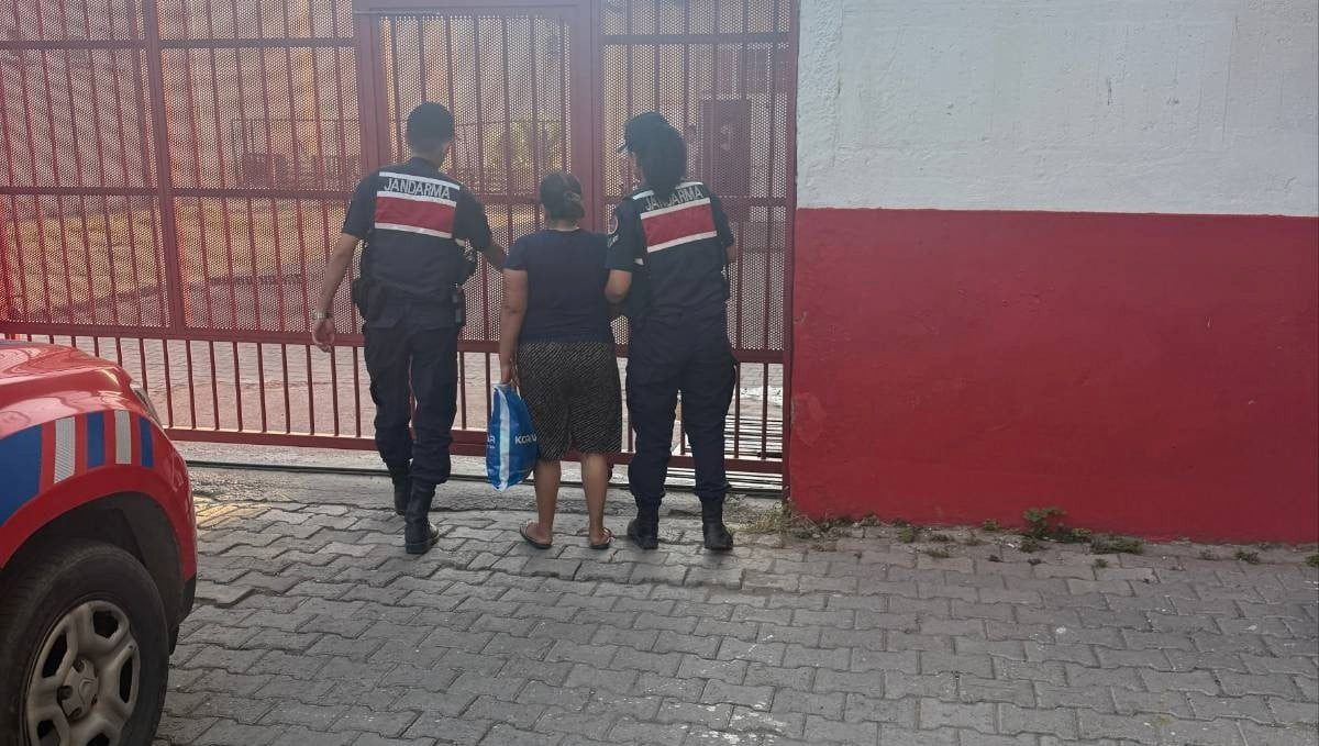 AYDIN'IN KUŞADASI İLÇESİNDE, UYUŞTURUCU TİCARETİ SUÇUNDAN HAKKINDA 8 YIL 4 AY KESİNLEŞMİŞ HAPİS...