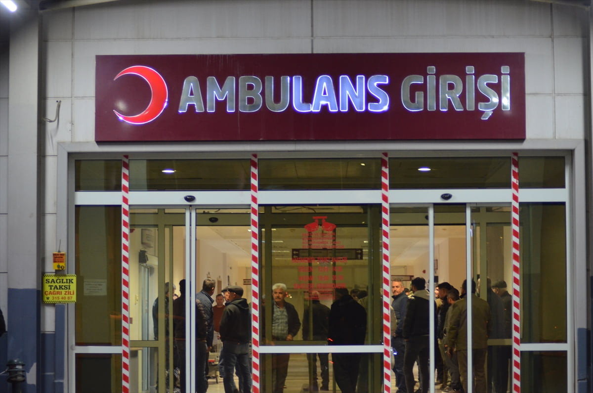 Aydın'ın Nazilli ilçesinde av tüfeğiyle vurulmuş halde bulunan 22 yaşındaki genç hastanede öldü, 1...