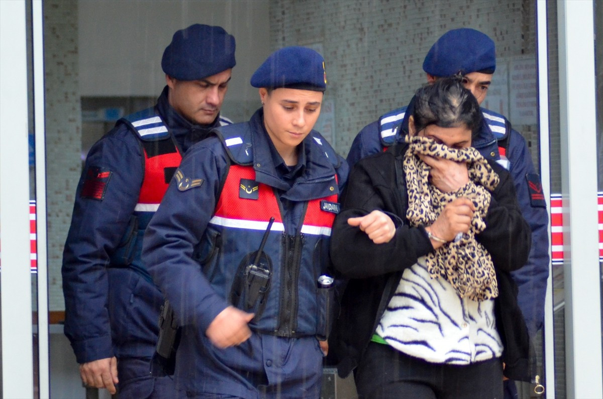 Aydın'ın Nazilli ilçesinde çeşitli suçlardan hakkında 9 yıl 4 ay kesinleşmiş hapis cezası bulunan...