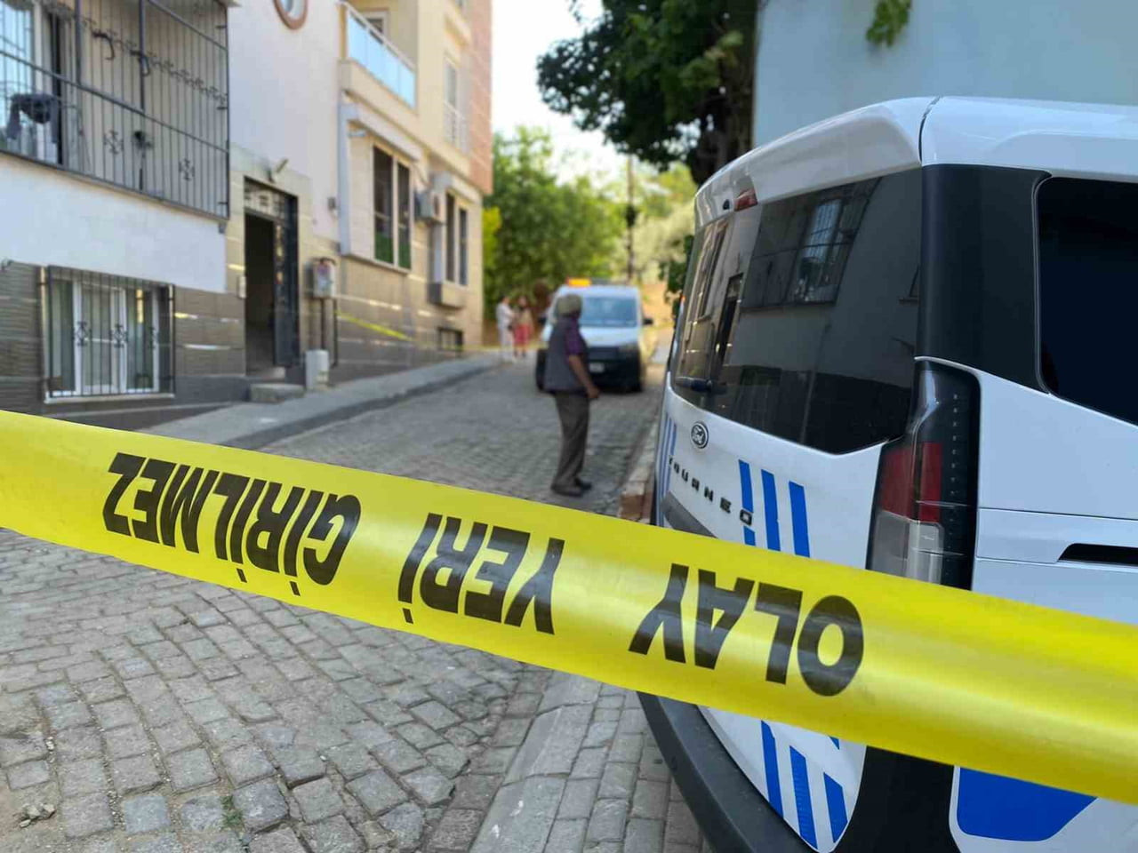 AYDIN'IN NAZİLLİ İLÇESİNDE EŞİNDEN AYRILMA AŞAMASINDA OLDUĞU ÖĞRENİLEN BİR KİŞİ, EVİNDE DOĞALGAZI...