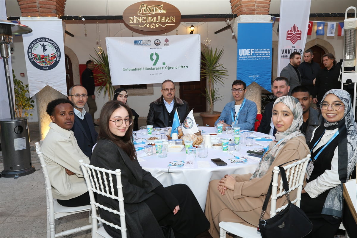 Aydın’da, Aydın Uluslararası Öğrenci Derneği ve Vakıflar Bölge Müdürlüğü tarafından Efeler...