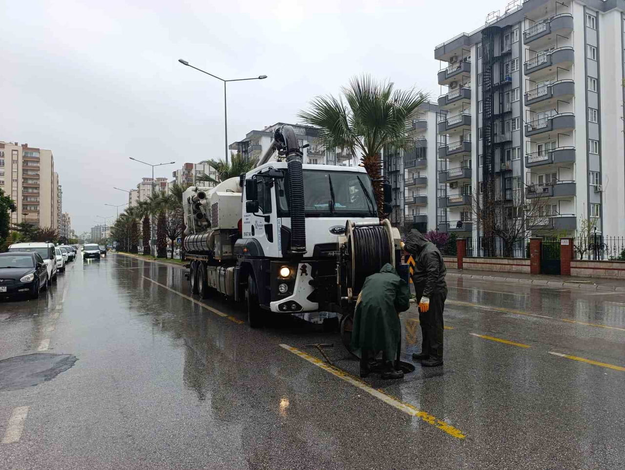 AYDIN’DA ETKİLİ OLAN SAĞANAK YAĞIŞLA BİRLİKTE AYDIN BÜYÜKŞEHİR BELEDİYESİ VE ASKİ EKİPLERİ SAHADA...