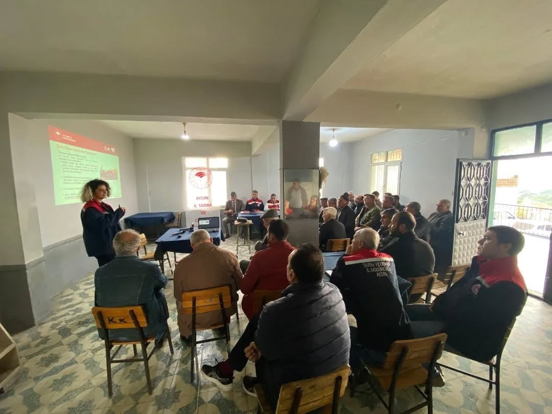 AYDIN’DA ÜRETİCİLERİN TALEP VE ÖNERİLERİNİN YERİNDE DİNLENMESİ AMACIYLA DÜZENLENEN "TARIM SAHADA –...