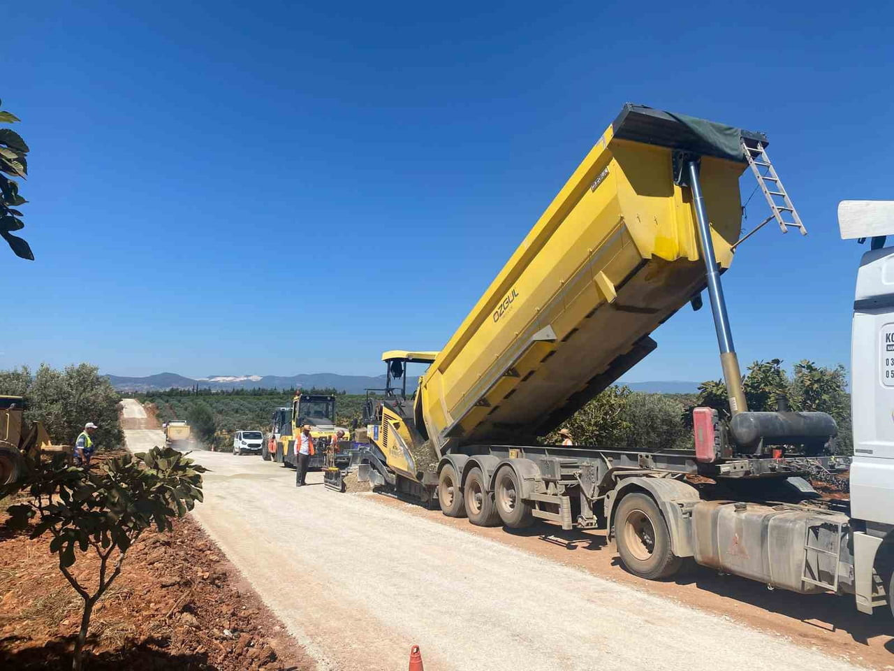 AYDIN’DA YOL ÇALIŞMALARI SÜRÜYOR