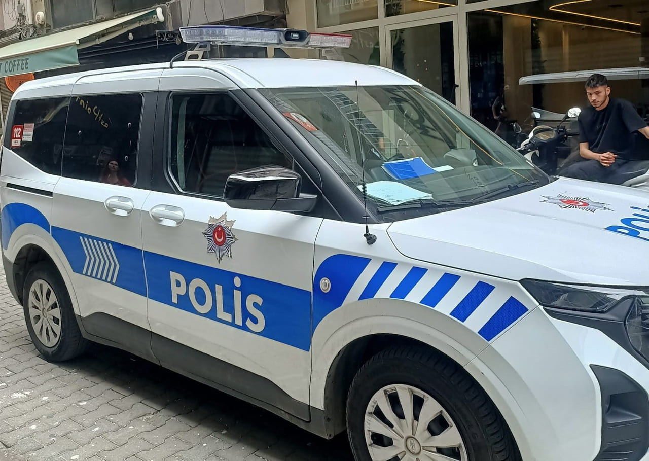 AYDIN’IN EFELER İLÇESİNDE YALNIZ YAŞADIĞI ÖĞRENİLEN 51 YAŞINDAKİ KADIN, EVİNDE ÖLÜ...