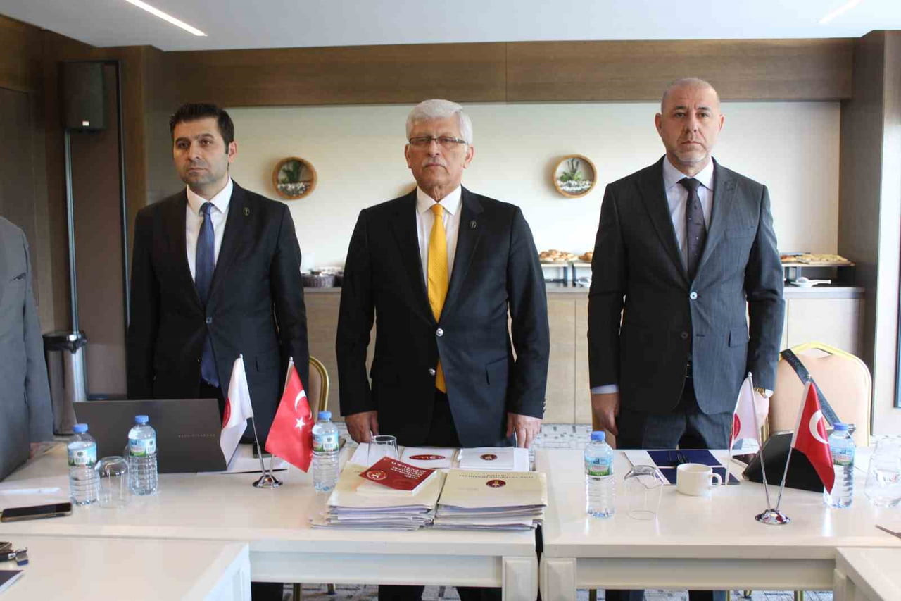 AYDIN’IN EV SAHİPLİĞİNDE ÜLKE GENELİNDEKİ VETERİNERLERİN SORUNLARININ GÖRÜŞÜLDÜĞÜ 3. BÖLGE ODALARI...