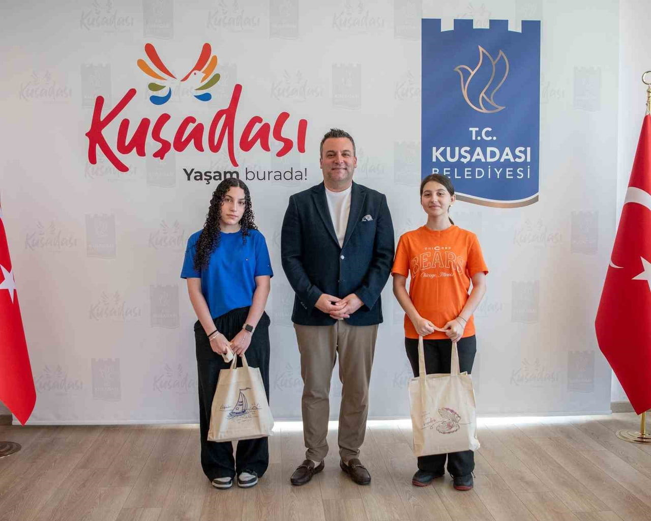 AYDIN’IN KUŞADASI İLÇESİNDE ULUSAL VE ULUSLARARASI YARIŞMALARDA DERECE ELDE EDEN İKİ ÖĞRENCİ...