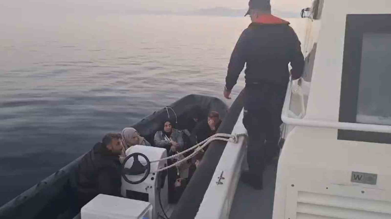 AYDIN’IN KUŞADASI İLÇESİNDE YASA DIŞI YOLLARLA YUNANİSTAN’IN SİSAM ADASI’NA KAÇMAYA ÇALIŞAN, BİRİ...