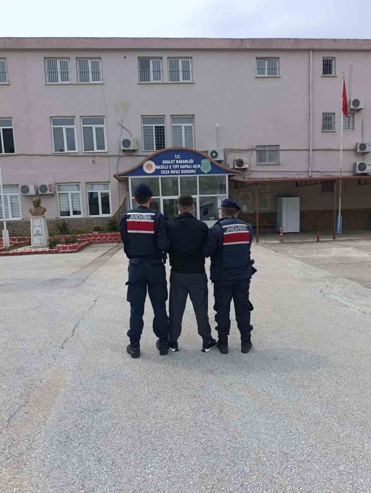 AYDIN’IN NAZİLLİ İLÇESİNDE HAKKINDA 20 YIL 15 GÜN KESİNLEŞMİŞ HAPİS CEZASI BULUNAN HÜKÜMLÜ...