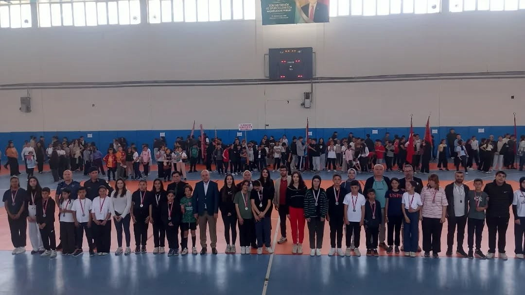 AYDIN’IN YENİPAZAR İLÇESİNDE GELENEKSEL ÇOCUK OYUNLARI KAPSAMINDA ORTAOKULLARIN KATILIMIYLA...