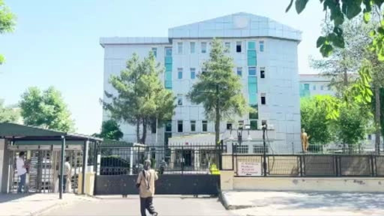 Aynı dosya, farklı şehirlerde yargılama: Birinde beraat, diğerinde tutuklama