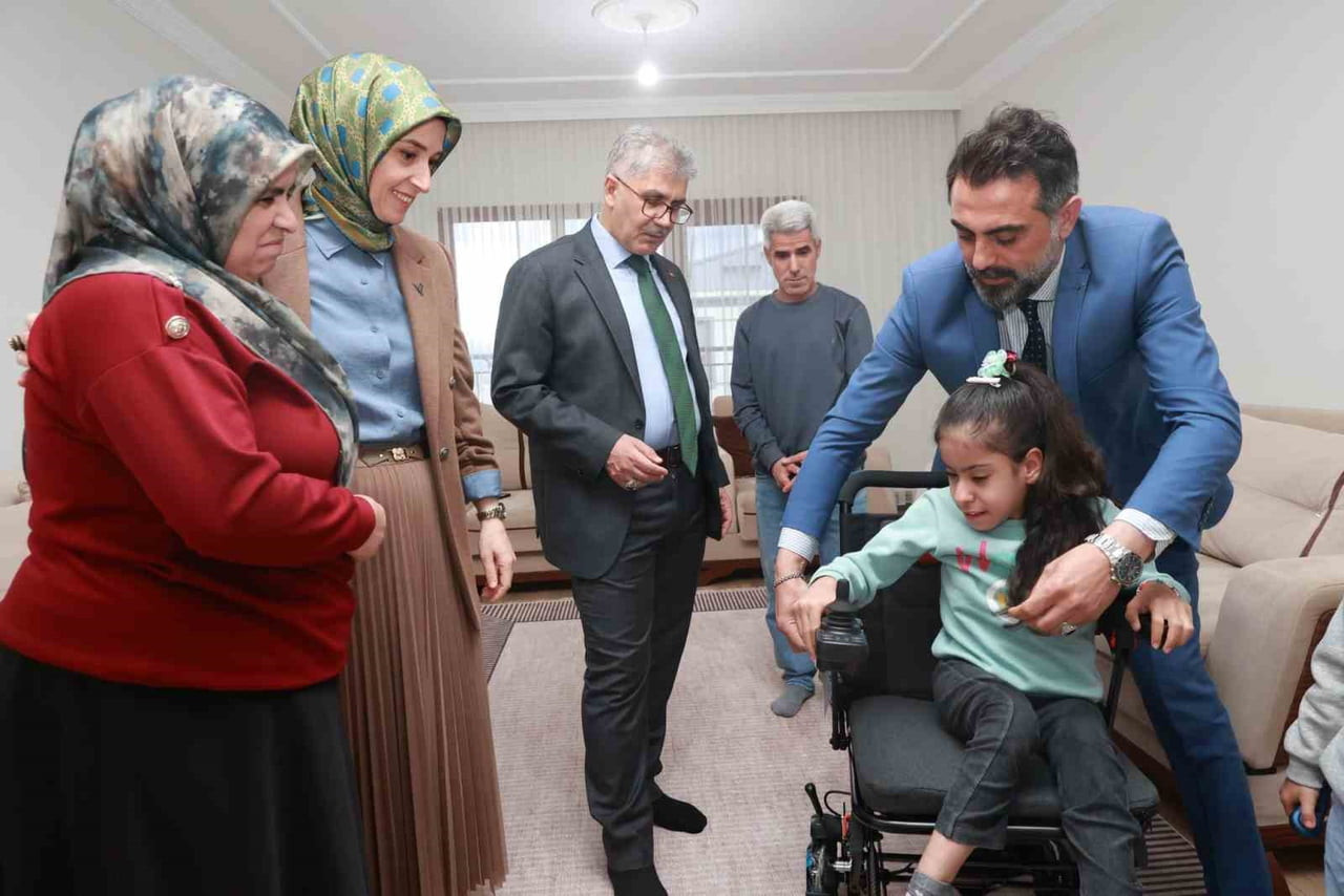 AYRIK OMURGA HASTASI VE YÜZDE 90 FİZİKSEL ENGELLİ 10 YAŞINDAKİ SÜMEYYE KALAN’IN RÜYASINDA GÖRDÜĞÜ...