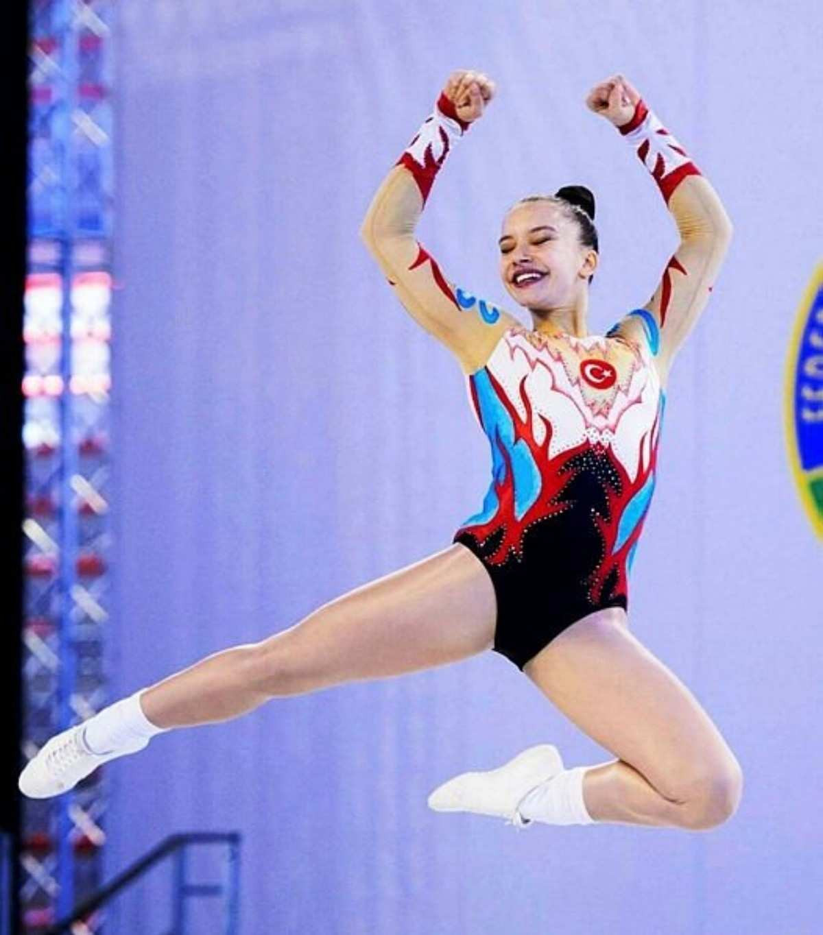 Ayşe Begüm Onbaşı kimdir