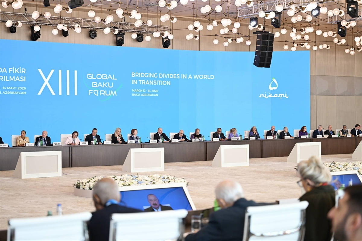  Azerbaycan Cumhurbaşkanı İlham Aliyev, Bakü'de düzenlenen "13. Küresel Bakü Forumu"nun açılışında...