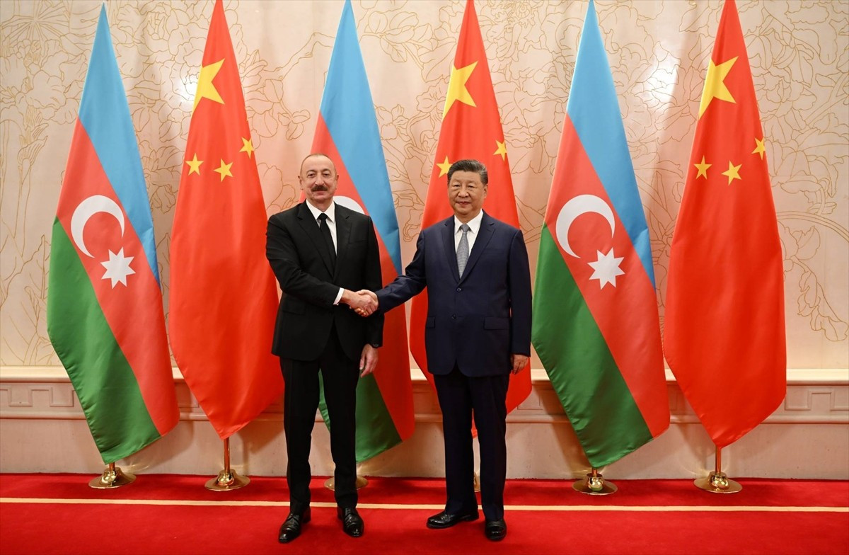 Azerbaycan Cumhurbaşkanı İlham Aliyev, Çin'de düzenlenen Şanghay İşbirliği Örgütü'nün (ŞİÖ) 25....