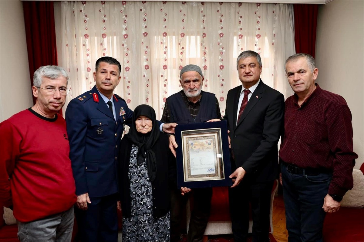 Azerbaycan-Gürcistan sınırında düşen askeri kargo uçağında şehit olan Hava Uçak Bakım Astsubay...