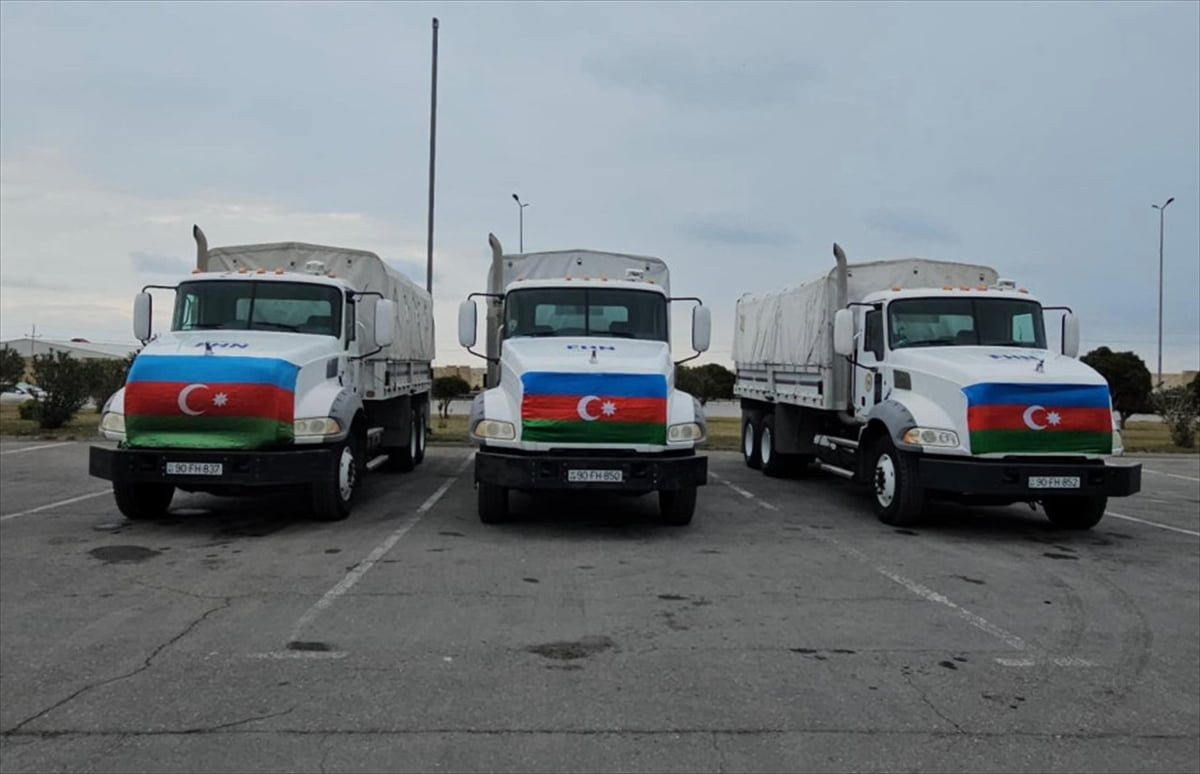 Azerbaycan, Olağanüstü Haller Bakanlığı aracılığıyla İran'a gıda ve ilaç malzemelerinden oluşan...