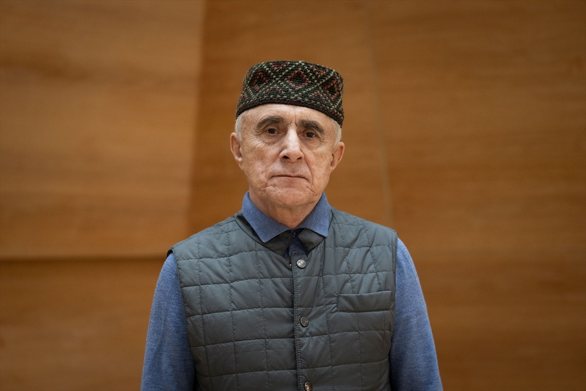 Azerbaycan'ın ünlü halk sanatçısı ve muğam yorumcusu Alim Kasımov (fotoğrafta), kızı Fergana...