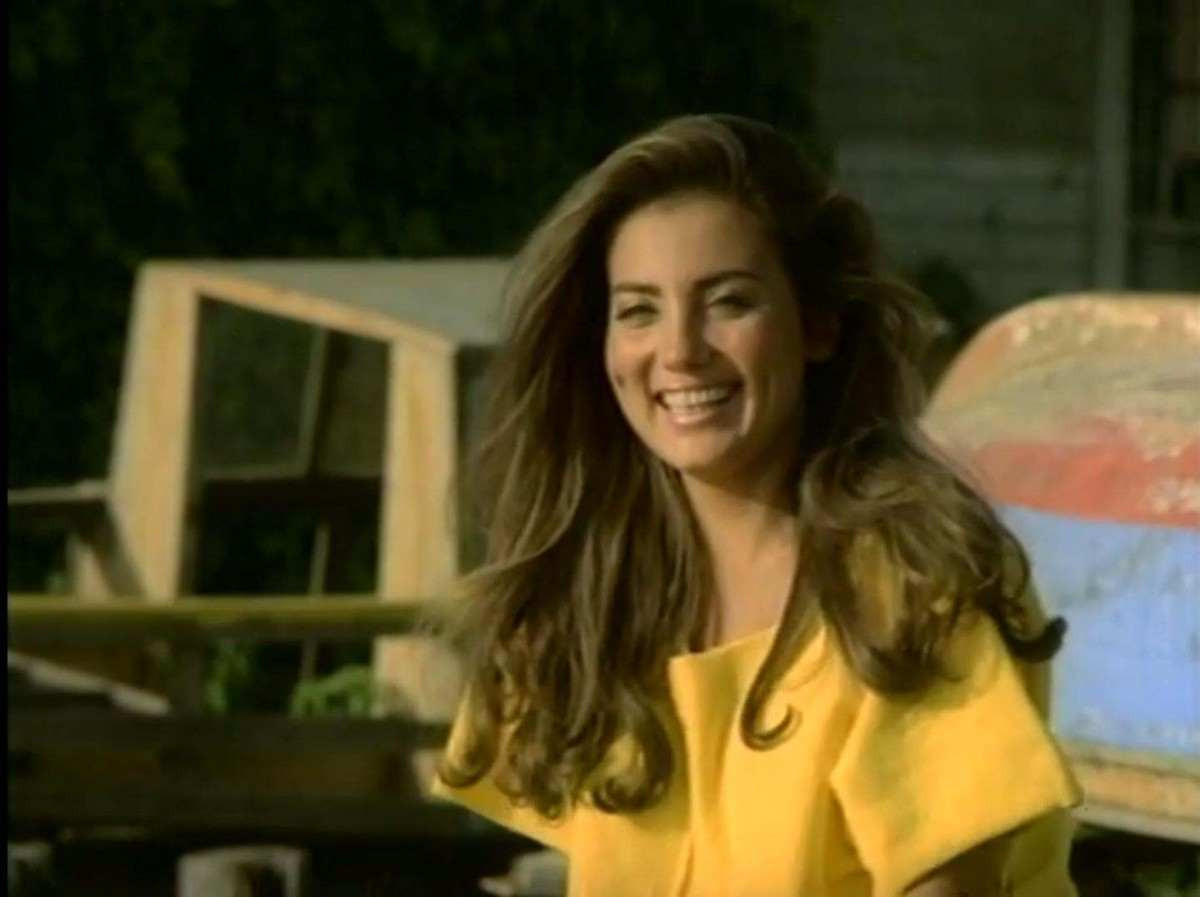Bahar Öztan