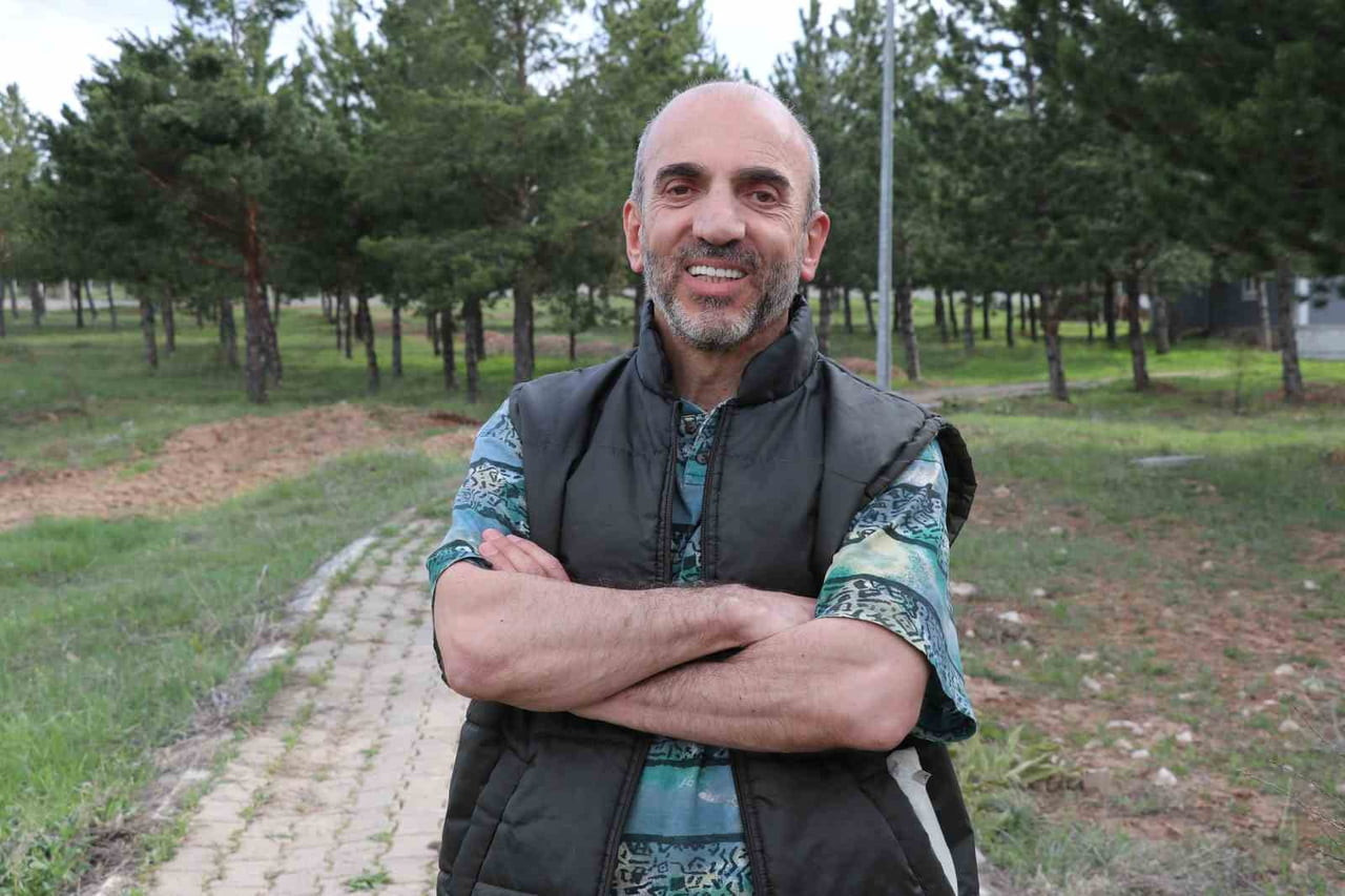BAHARIN GELMESİYLE BİRLİKTE KIŞ UYKUSUNDAN UYANAN BOZAYILARIN YERLEŞİM ALANLARINA YAKIN BÖLGELERDE...