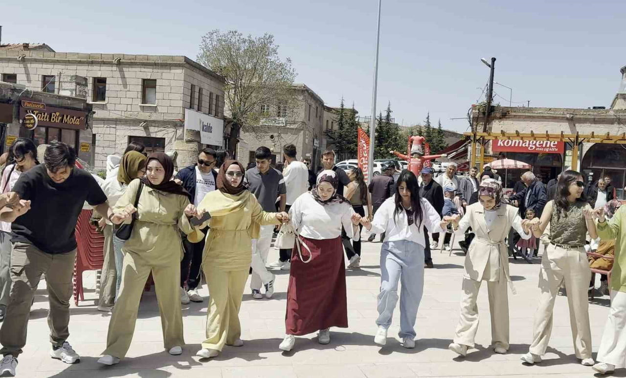 BAHARIN VE BEREKETİN HABERCİSİ OLAN HIDIRELLEZ, AKSARAY’IN GÜZELYURT İLÇESİNDE COŞKUYLA...