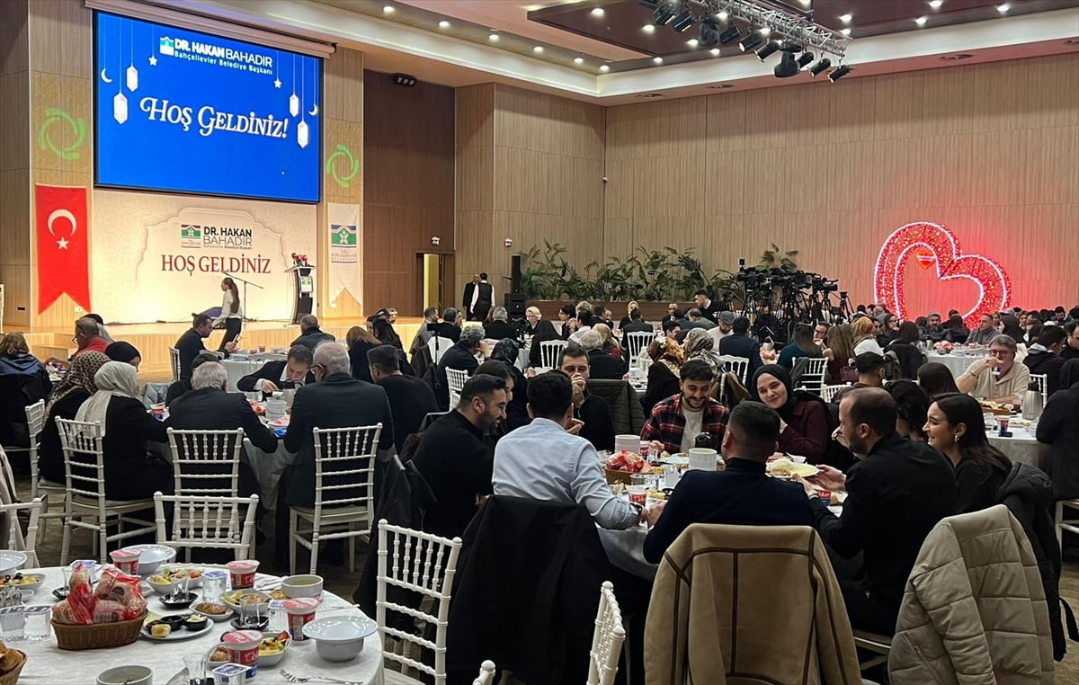 Bahçelievler Belediyesi, ramazan ayı dolayısıyla belediyenin kongre ve nikah sarayında düzenlediği...